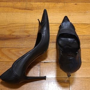 Nicole Miller Black pointy stilletos